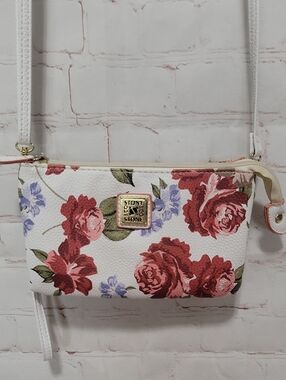 4/$20 Stone & Co. White Crossbody Bag with Red Rose Print